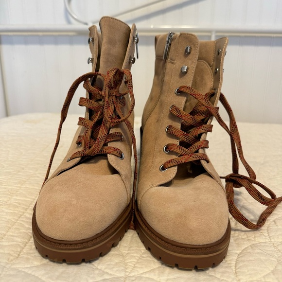 Vince Camuto | Gaviana Leather Lace-Up Ankle Boots - Picture 3 of 8